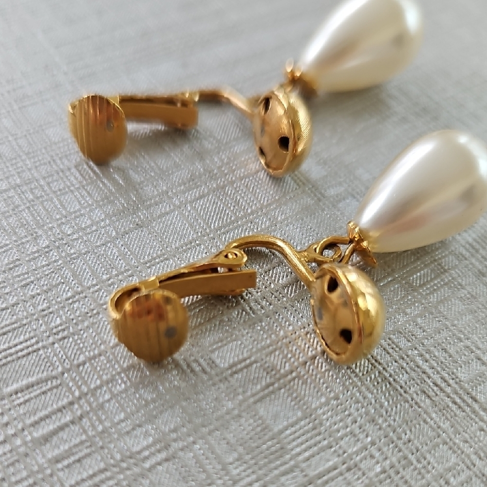 Vtg Pearl Drop Earrings - Picture 4 of 4